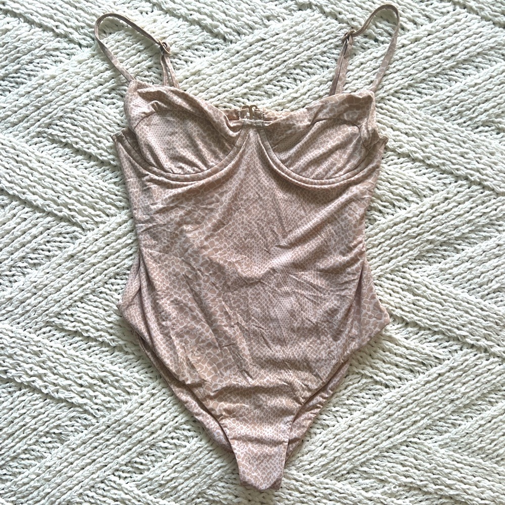 Acacia One Piece